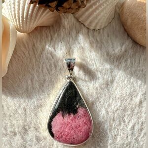 Rhodonite Teardrop 925 Stearling Silver Pendant